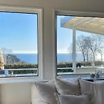 Stunning In Unknown With 3 Bedrooms And Wifi * Allinge-Sandvig
