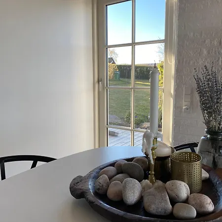Stunning In Unknown With 3 Bedrooms And Wifi *